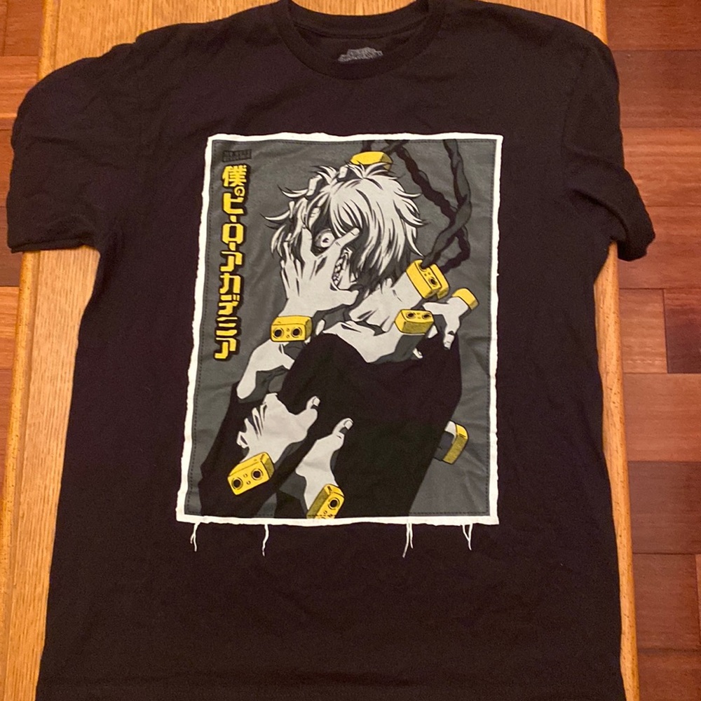 Shigaraki t shirt, M, hot topic, used, good condition